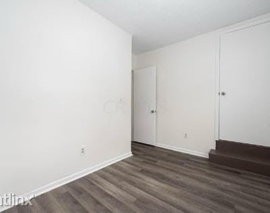 1622 Greenway Ave 1622 - Photo Thumbnail 11