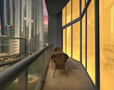 465 Brickell Ave - Photo Thumbnail 32