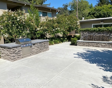 1025-1029 35th Ave - Photo Thumbnail 8