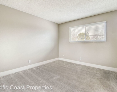 1025-1029 35th Ave - Photo Thumbnail 2