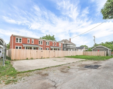 185 N Harris Avenue - Photo Thumbnail 2