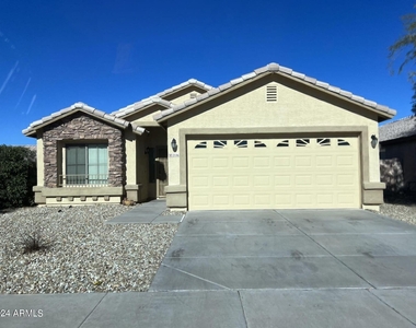 2556 W Tamarisk Avenue - Photo Thumbnail 4