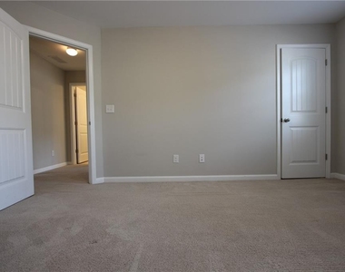 1260 Elderwood Way - Photo Thumbnail 28