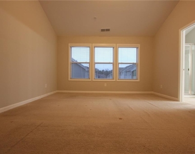 1260 Elderwood Way - Photo Thumbnail 20