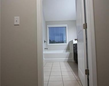 1260 Elderwood Way - Photo Thumbnail 41