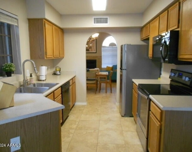 11011 N 92nd Street - Photo Thumbnail 9