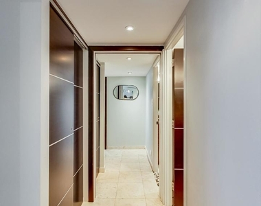 175 E Delaware Place - Photo Thumbnail 16