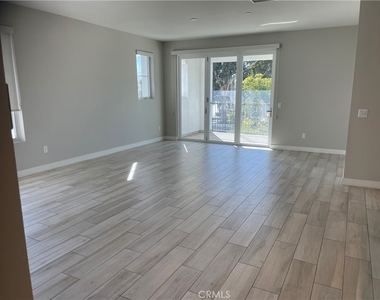 3181 Doheny Way - Photo Thumbnail 11