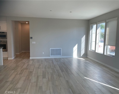 3181 Doheny Way - Photo Thumbnail 12