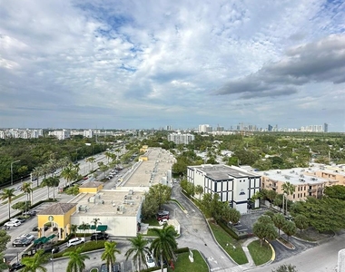 13499 Biscayne Blvd - Photo Thumbnail 1