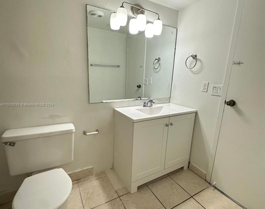 13499 Biscayne Blvd - Photo Thumbnail 8