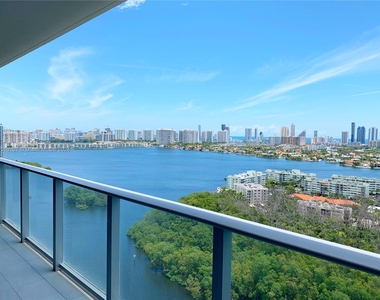 16385 Biscayne Blvd - Photo Thumbnail 16