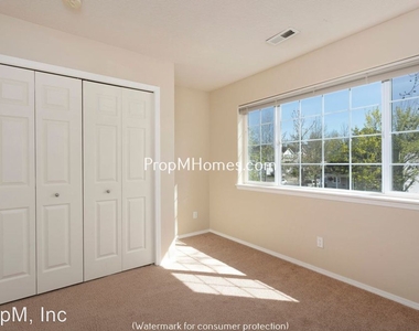 1261 Ne Kinney Street - Photo Thumbnail 15