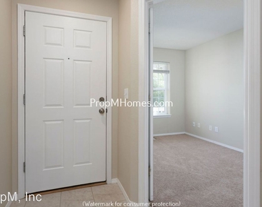 1261 Ne Kinney Street - Photo Thumbnail 2