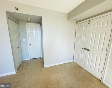 5809 Nicholson Ln - Photo Thumbnail 13