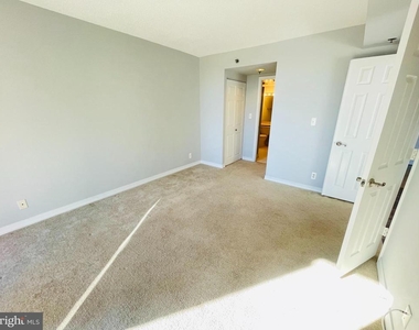 5809 Nicholson Ln - Photo Thumbnail 12