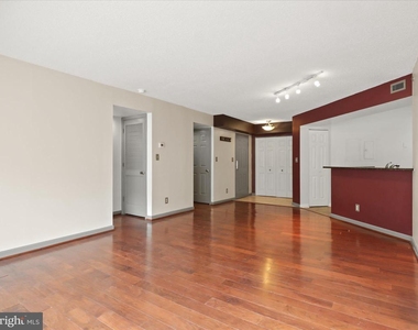 1200 Braddock Pl - Photo Thumbnail 8