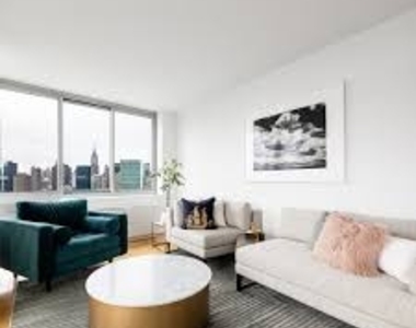 Copy of Long Island City - Photo Thumbnail 1