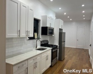 389 Crescent Street - Photo Thumbnail 2