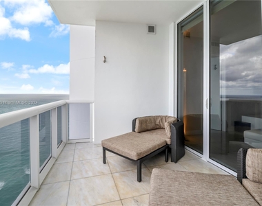 18201 Collins Ave - Photo Thumbnail 19