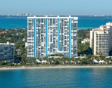 881 Ocean Dr - Photo Thumbnail 0