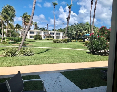 881 Ocean Dr - Photo Thumbnail 7