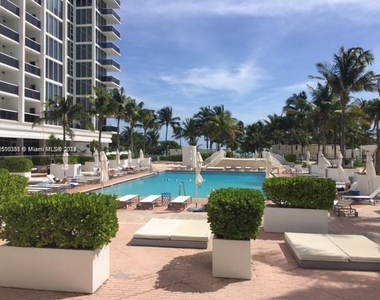 10275 Collins Ave - Photo Thumbnail 18