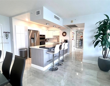 2501 S Ocean Dr - Photo Thumbnail 7