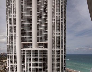 18101 Collins Ave - Photo Thumbnail 13