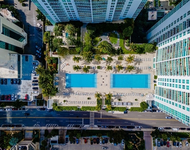 950 Brickell Bay Dr - Photo Thumbnail 19