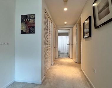 801 Brickell Key Blvd - Photo Thumbnail 30