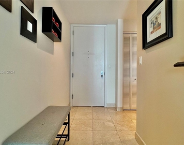 801 Brickell Key Blvd - Photo Thumbnail 7