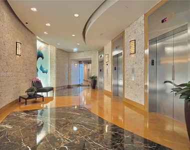 801 Brickell Key Blvd - Photo Thumbnail 43