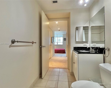 801 Brickell Key Blvd - Photo Thumbnail 33