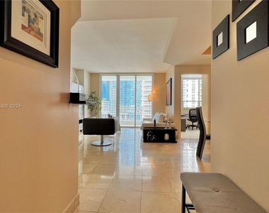 801 Brickell Key Blvd - Photo Thumbnail 2