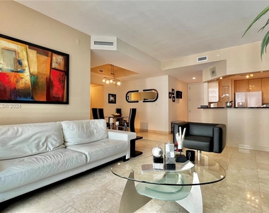 801 Brickell Key Blvd - Photo Thumbnail 12