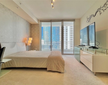 801 Brickell Key Blvd - Photo Thumbnail 34