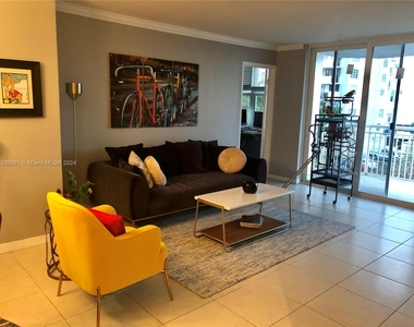 18071 Biscayne Blvd - Photo Thumbnail 10