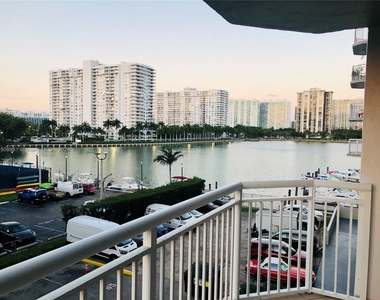 18071 Biscayne Blvd - Photo Thumbnail 23