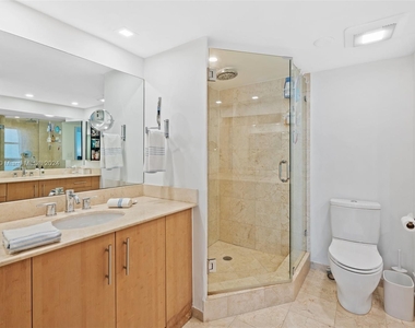 10275 Collins Ave - Photo Thumbnail 23