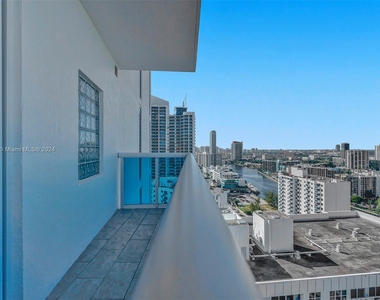 2711 S Ocean Dr - Photo Thumbnail 51