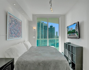 2711 S Ocean Dr - Photo Thumbnail 10