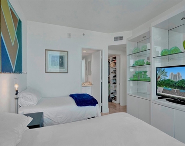 2711 S Ocean Dr - Photo Thumbnail 41