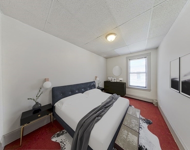 1540 Tremont - Photo Thumbnail 4