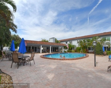 669 W Oakland Park Blvd - Photo Thumbnail 26