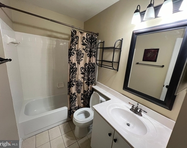 2562 James Monroe Circle - Photo Thumbnail 10