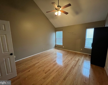 2562 James Monroe Circle - Photo Thumbnail 15