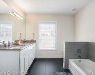 3148 John R Street - Photo Thumbnail 11