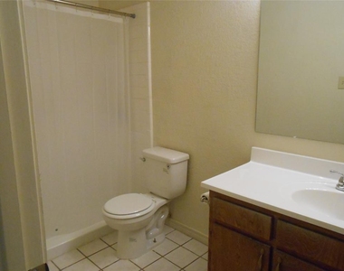 4409 Middlebrook Drive - Photo Thumbnail 15