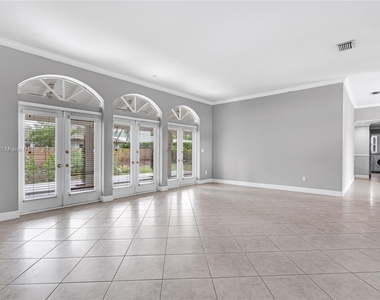 5253 Nw 94th Doral Pl - Photo Thumbnail 20